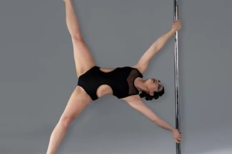 Figure de pole dance Iron X